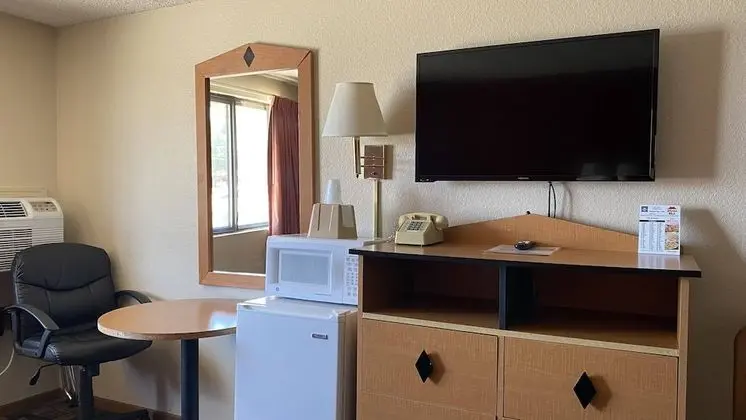 Tek Büyük Yataklı Oda, 2 Çift Kişilik Yatak