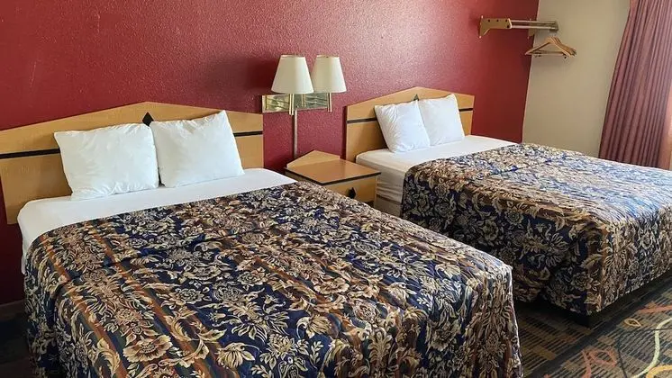 Tek Büyük Yataklı Oda, 2 Çift Kişilik Yatak