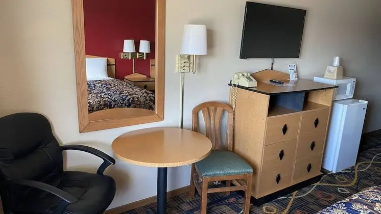 Tek Büyük Yataklı Oda, 2 Çift Kişilik Yatak