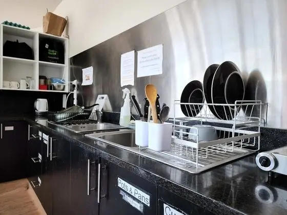 Basic Ortak Ranzalı Oda, Sadece kadınlar için, Sigara İçilmez, Penceresiz