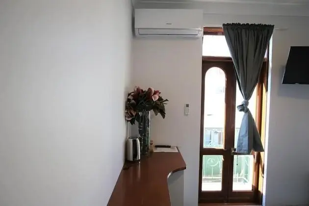 Standard Üç Kişilik Oda, Banyolu/Duşlu