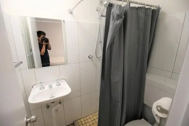 Tek Büyük Yataklı Oda, Ortak Banyo