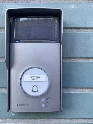 Basic Ortak Ranzalı Oda, Sadece kadınlar için, Özel Banyo