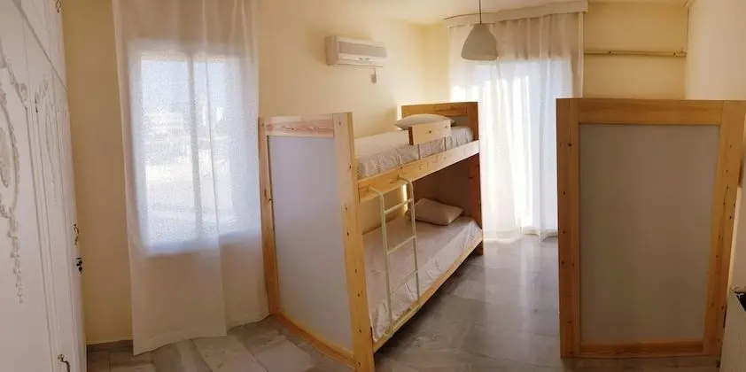 Ortak Ranzalı Oda, Sadece kadınlar için, Ortak Banyo