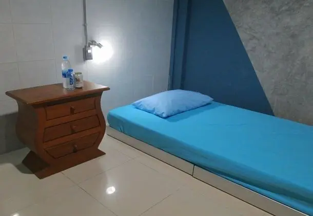 3-Bed Mixed Dormitory with Shared Bathroom