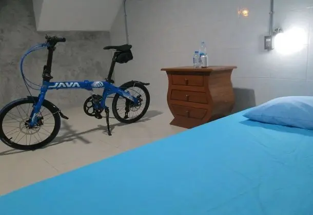 3-Bed Mixed Dormitory with Shared Bathroom