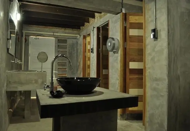 6-Bed Mixed Dormitory with Shared Bathroom