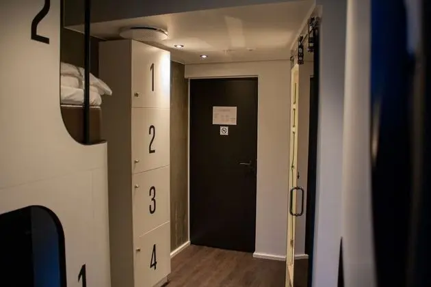 4 Bed private room