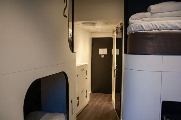 4 Bed private room