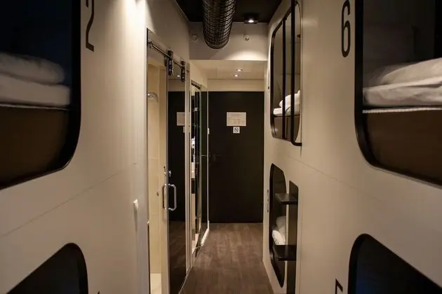 4 Bed private room