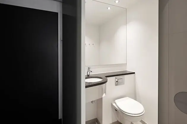 4 Bed private room