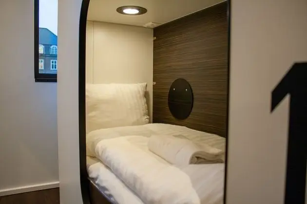 6 Bed private room