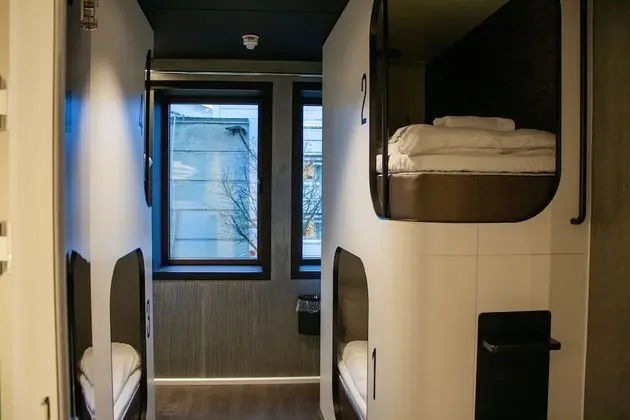 6 Bed private room