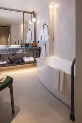 Club Süit, 1 Yatak Odası, Business Dinlenme Salonu Kullanımı (Executive Club One Bedroom Suite)