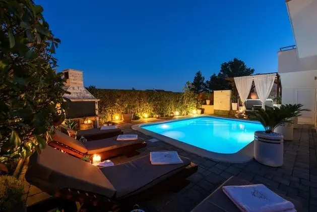 Villa, Sigara İçilebilir