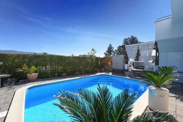 Villa, Sigara İçilebilir