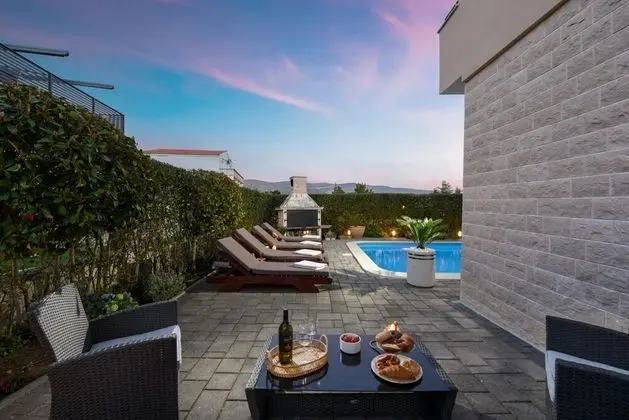 Villa, Sigara İçilebilir