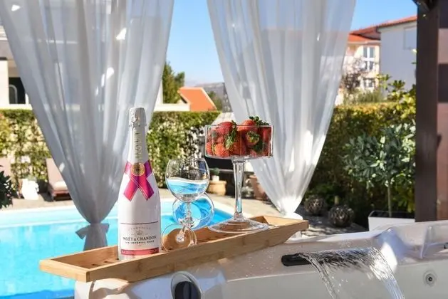 Villa, Sigara İçilebilir