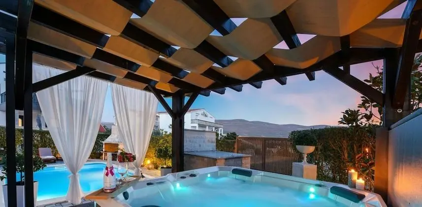 Villa, Sigara İçilebilir