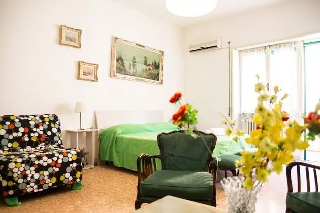 Üç Kişilik Oda, Balkon