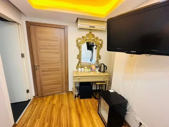 Basic Tek Büyük Yataklı Oda