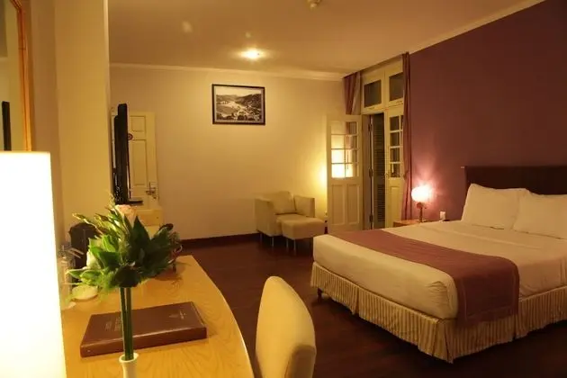 Deluxe Tek Büyük Yataklı Oda