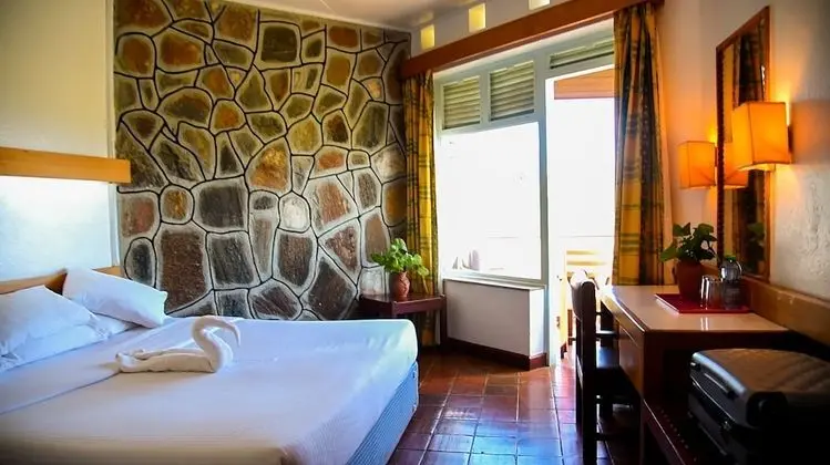 Tek Büyük veya İki Ayrı Yataklı Oda