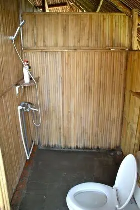 Traditional Kulübe, Birden Çok Yatak, Nehir Manzaralı