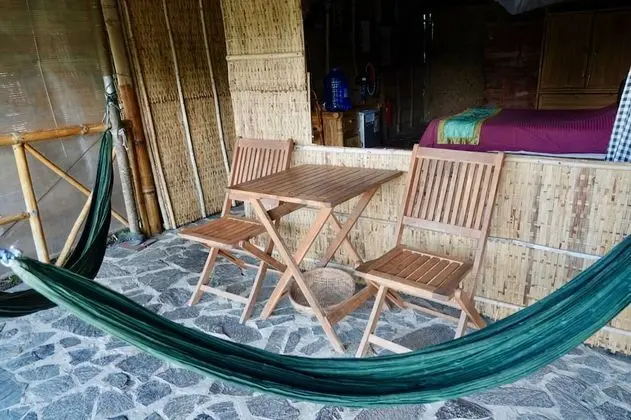 Traditional Kulübe, Nehir Manzaralı