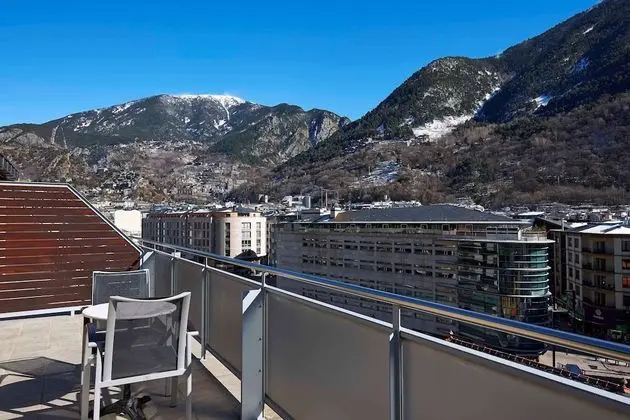Superior Oda, Teras (View)