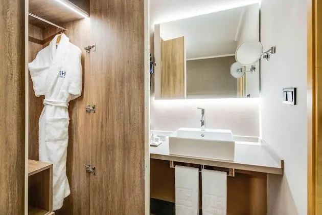 Junior Süit (Extra Bed 2 adults + 1 child)