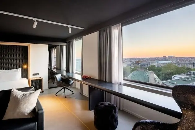Premium Oda (nhow Gallery Suite)