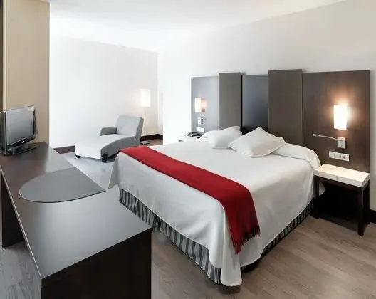 Family Oda (2 Adults + 1 Child)