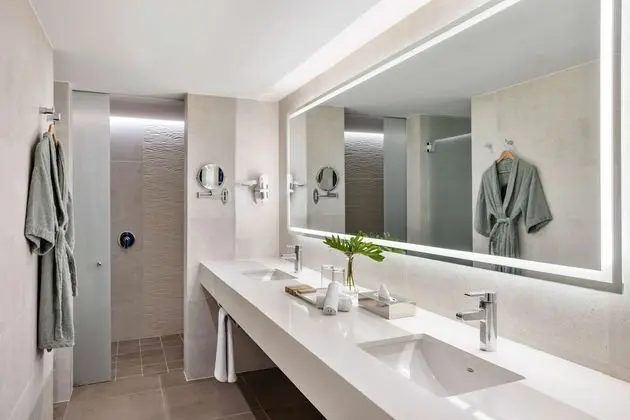 Junior Süit (Extra Bed 3 Adults + 1 Child)