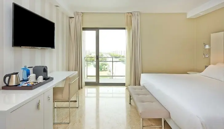 Family Oda, Şehir Manzaralı