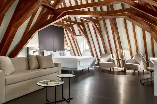 Junior Süit (Extra Bed 2 Adults + 2 Children)