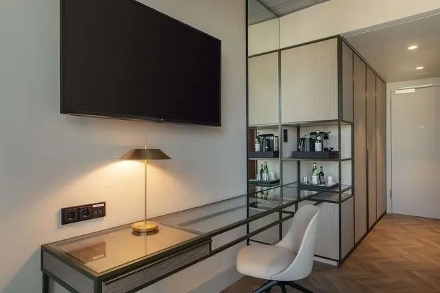 Superior Room, Skyline View