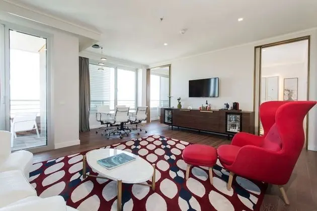 Junior Süit, Teras (View, VIP Level Lounge Access)