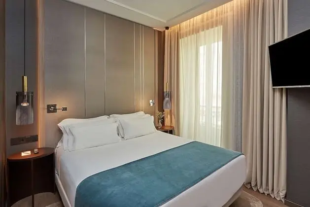 Junior Süit (Gran Via View | Extra Bed 3 Adults)