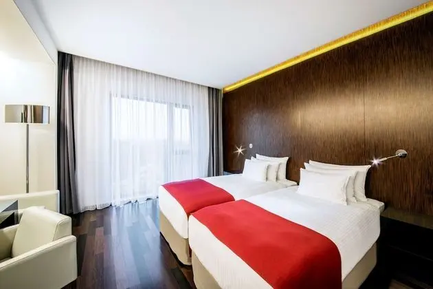 Superior Oda (Extra Bed 3 Adults)