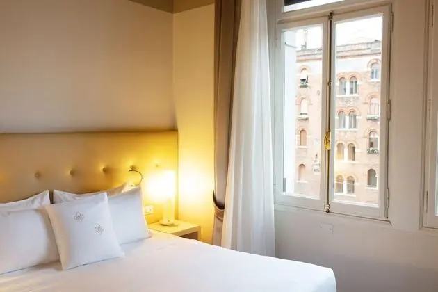 Premium Oda, Manzaralı (Partial Canal View)