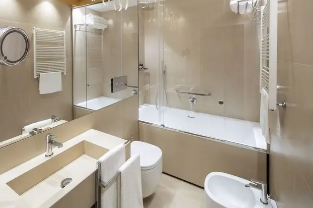 Premium Oda, Manzaralı (Partial Canal View)