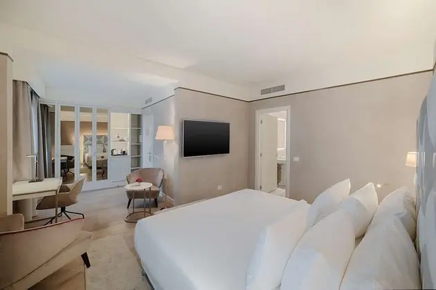 Junior Süit (Extra Bed 3 adults)