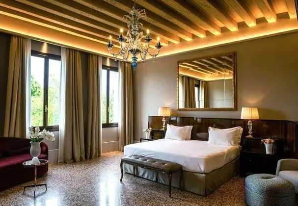 Junior Süit (Extra Bed 2 adults + 1 child)