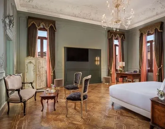 Junior Süit (Extra Bed 3 adults)