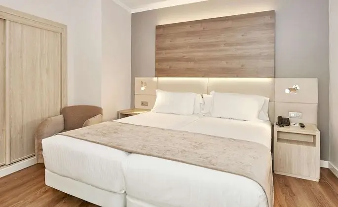 Standard Tek Büyük Yataklı Oda