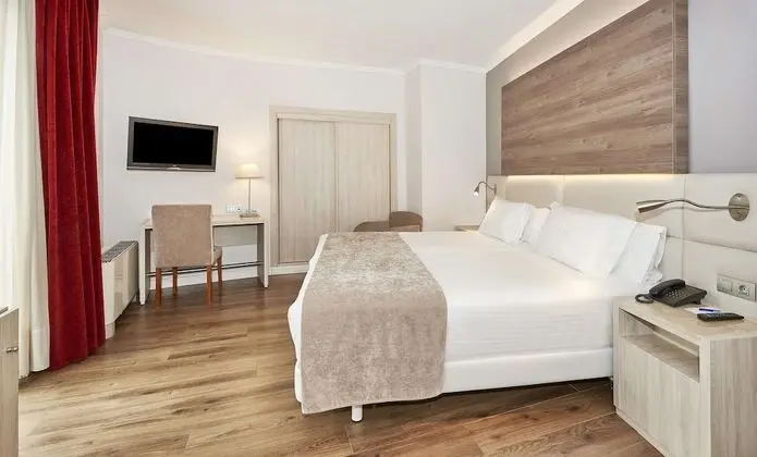 Standard Tek Büyük Yataklı Oda