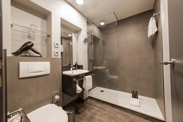 Tek Büyük Yataklı Oda (Feelgood)