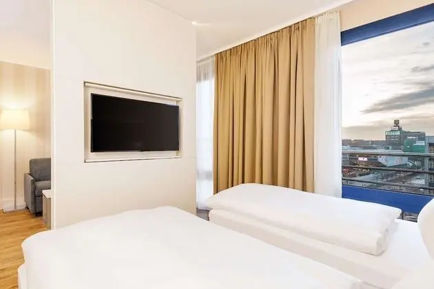Junior Süit, Avlu (Extra Bed 3 adults)