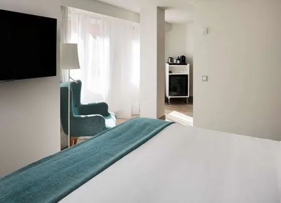 Family Oda (2 Adults + 2 Children)